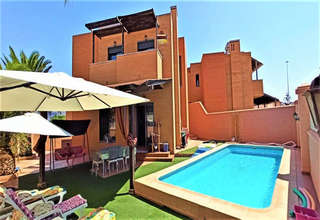 联排别墅 出售 进入 Roquetas de Mar, Almería. 